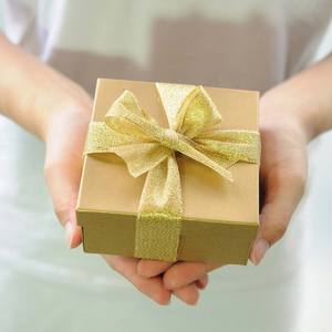 老師生日送什麼？10大送老師生日禮物推薦！男女老師都適用