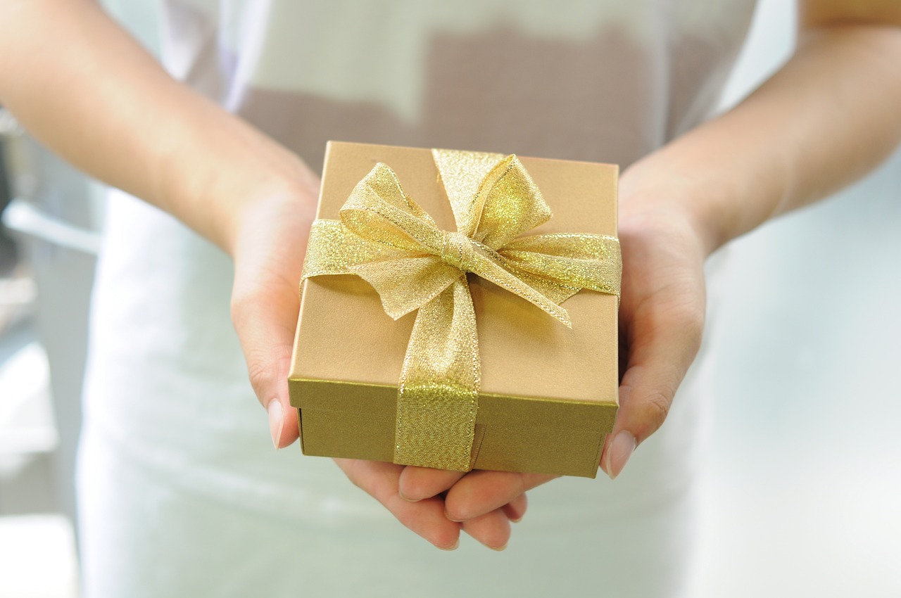 老師生日送什麼？送老師生日禮物推薦！男女老師都適用