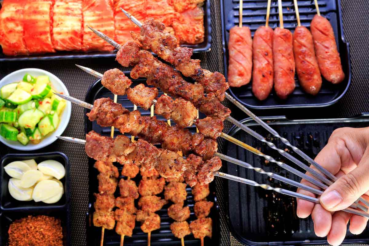 中秋節除了烤肉還有什麼習俗?賞月、吃月餅與吃柚子仍然很重要 中秋節除了烤肉還有什麼習俗?賞月、吃月餅與吃柚子仍然很重要